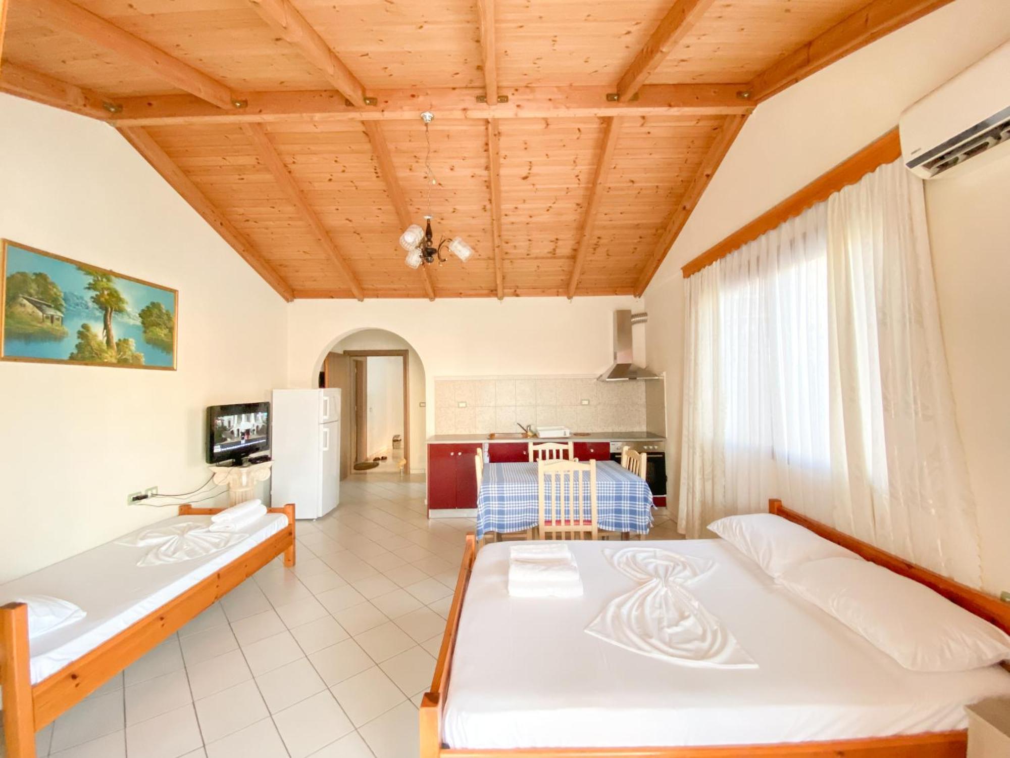 Summerland Saranda Kültér fotó