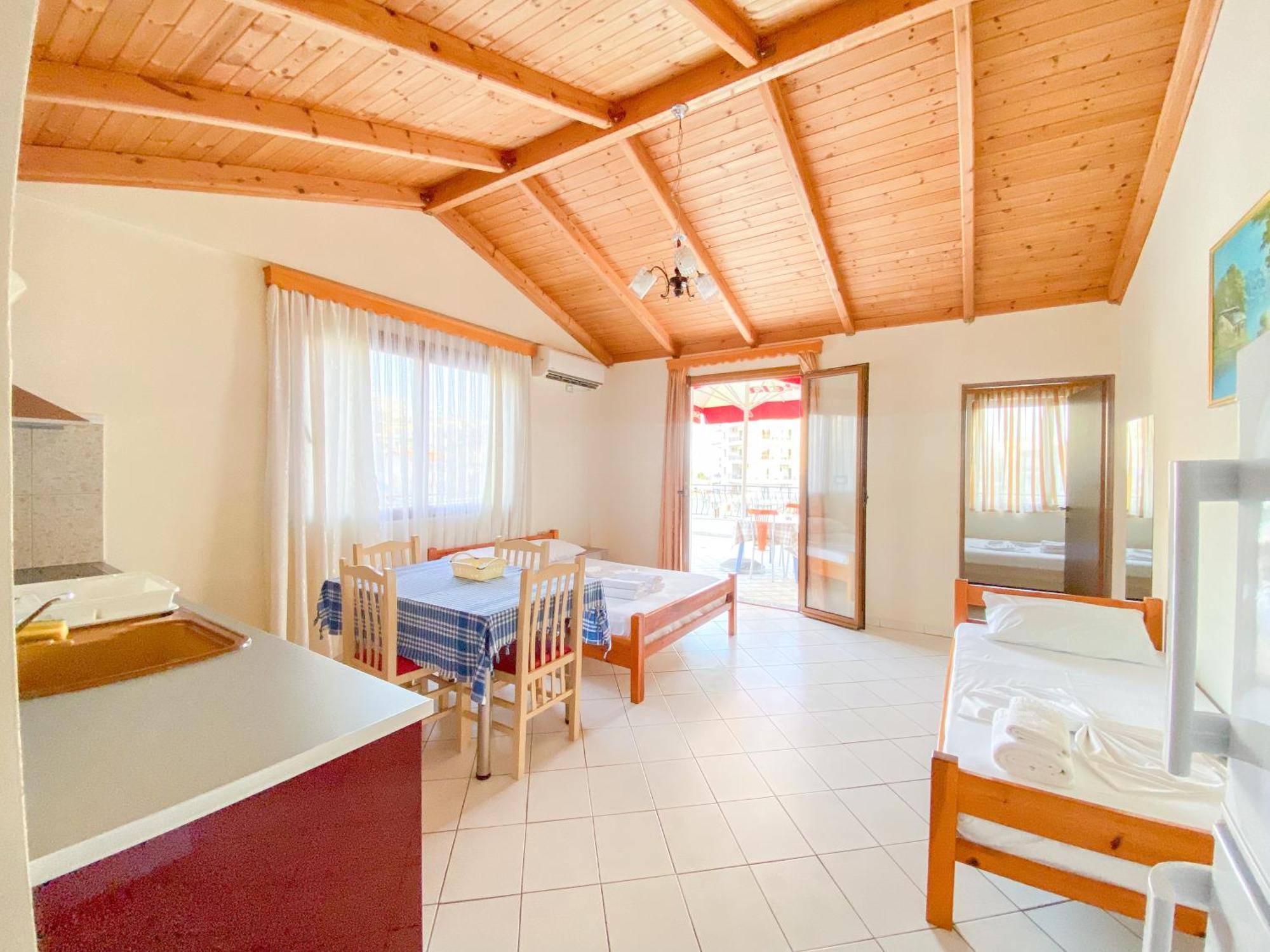 Summerland Saranda Kültér fotó
