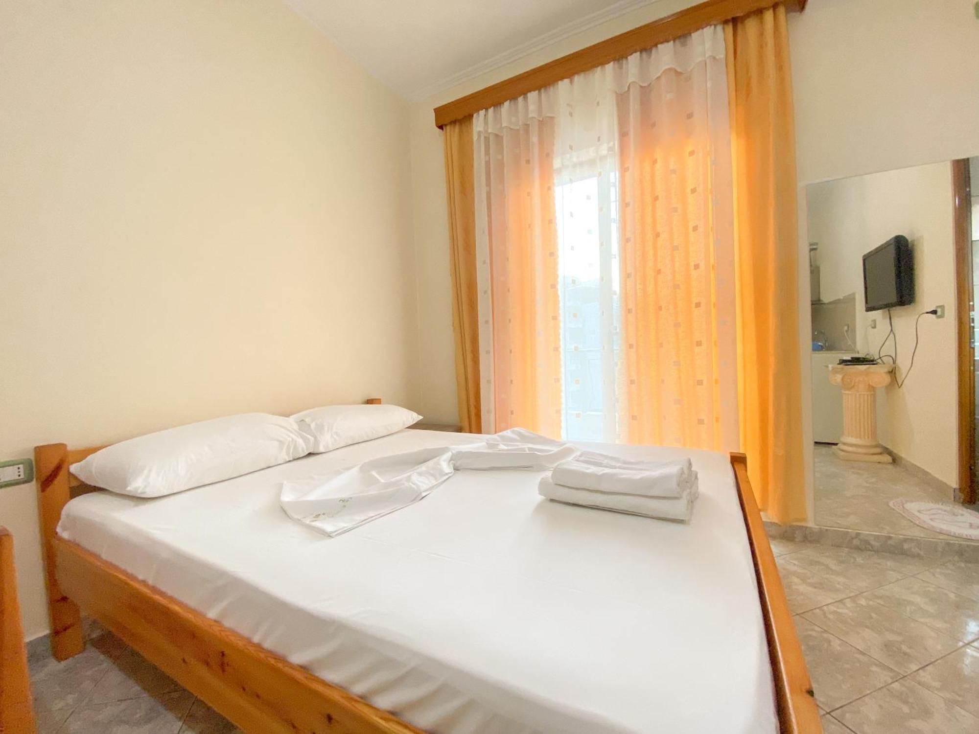 Summerland Saranda Kültér fotó