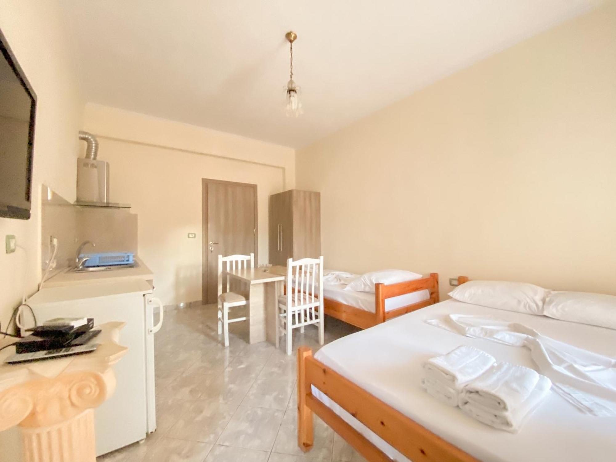 Summerland Saranda Kültér fotó